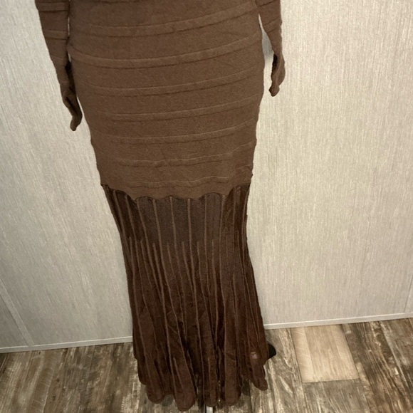 Elegant Brown Long Sleeve Dress - Picture 3 of 16